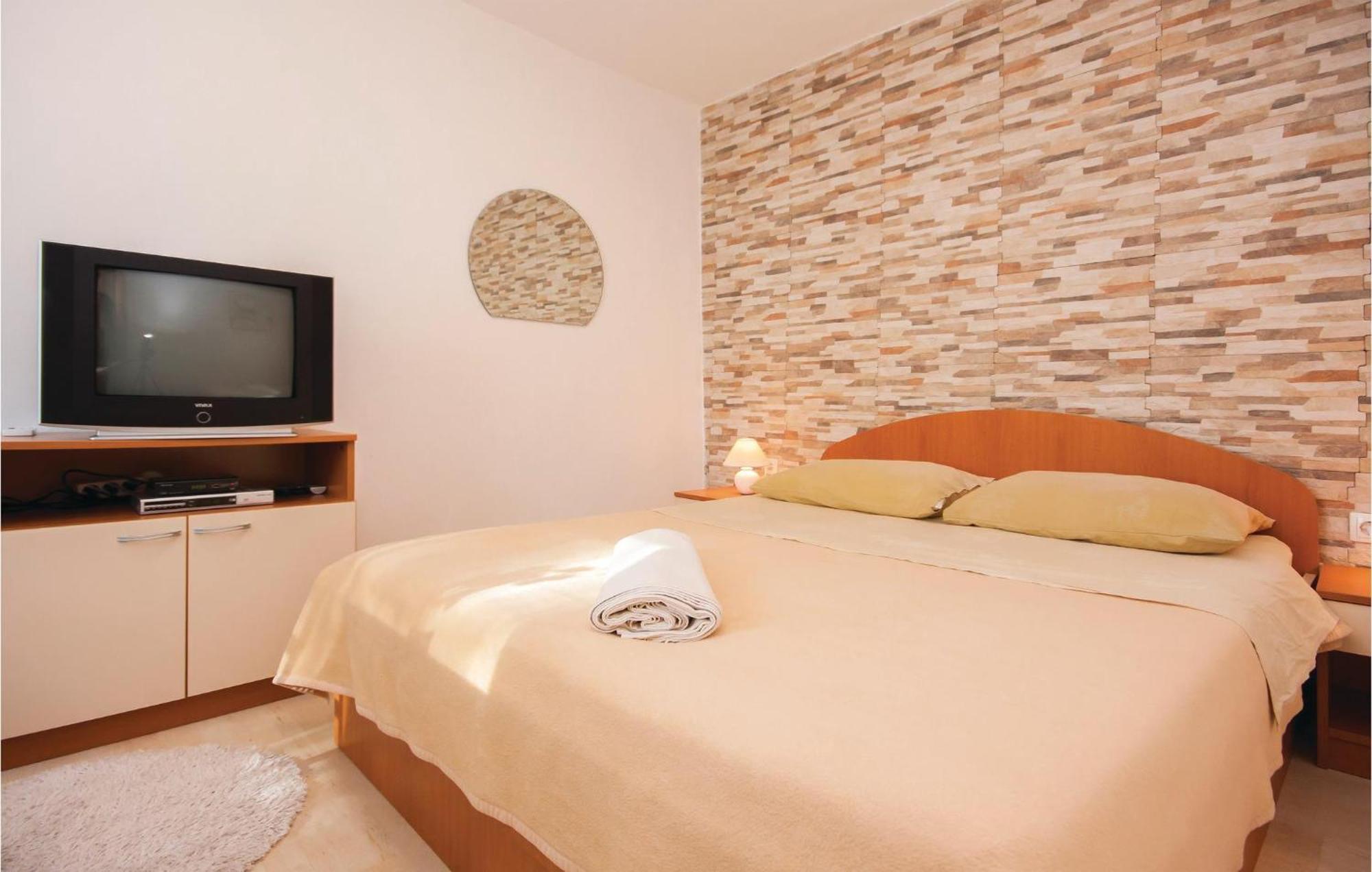 Nice Apartment In Raslina With House Sea View Buitenkant foto